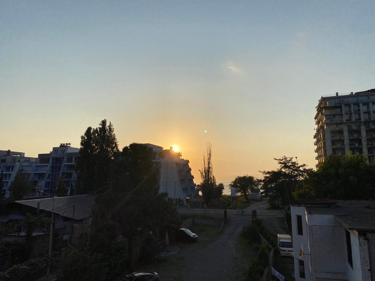 Beliy Dom Hotell Kvariati Exteriör bild