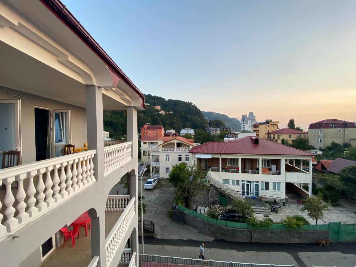 Beliy Dom Hotell Kvariati Exteriör bild