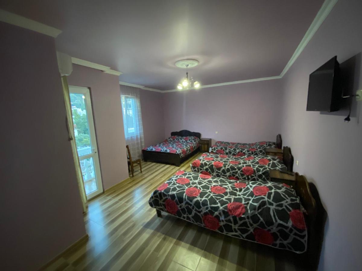 Beliy Dom Hotell Kvariati Exteriör bild