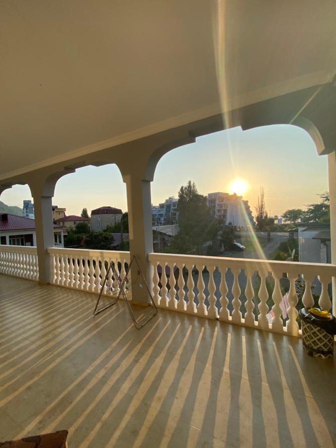 Beliy Dom Hotell Kvariati Exteriör bild