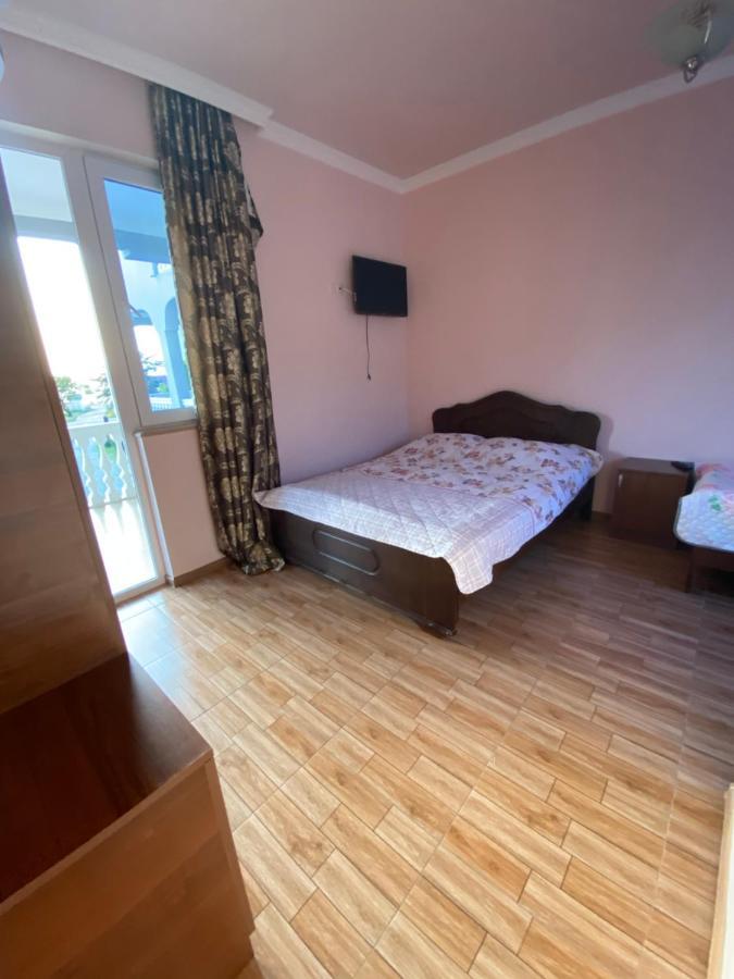 Beliy Dom Hotell Kvariati Exteriör bild