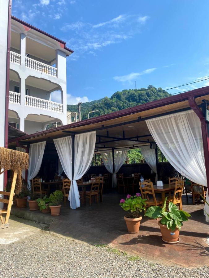 Beliy Dom Hotell Kvariati Exteriör bild