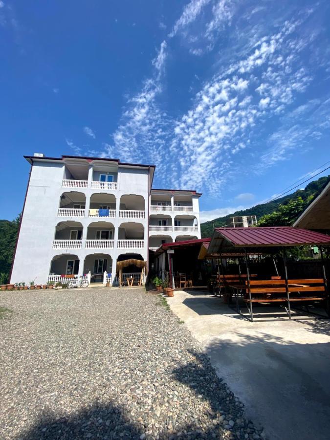 Beliy Dom Hotell Kvariati Exteriör bild